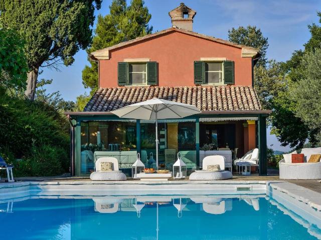 Villa Indipendente in vendita a Villa Fastiggi, Marche