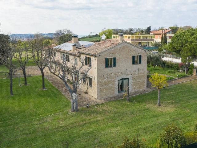 Villa Indipendente in vendita a Marche, Pesaro E Urbino
