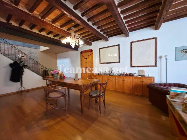 Villa Indipendente in vendita a Centro Storico, Marche