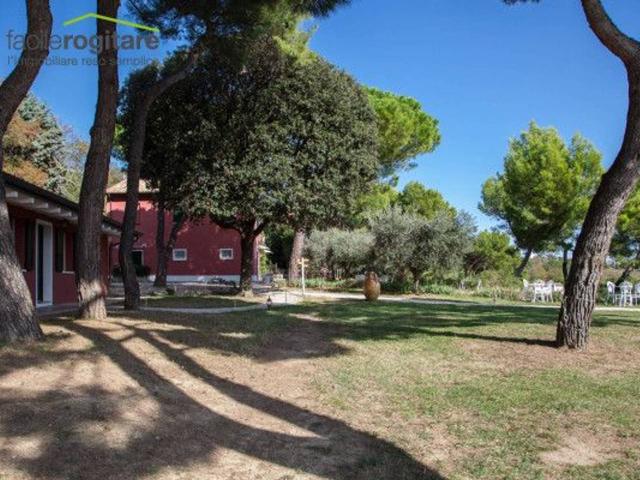Villa Indipendente in vendita a Villa Fastiggi, Marche