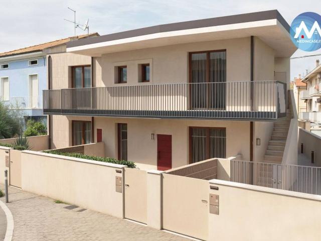 Villa Indipendente in vendita a Villa Fastiggi, Marche