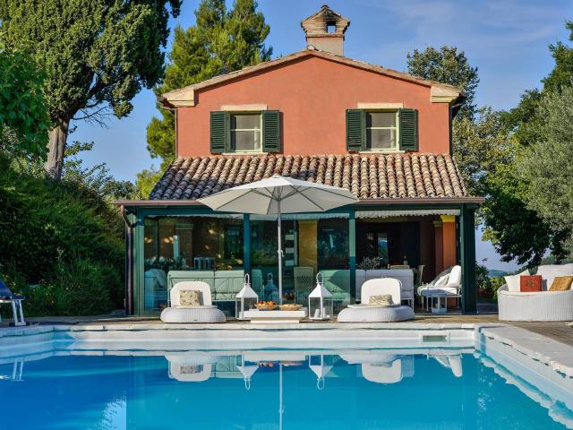 Villa Indipendente in vendita a Villa Fastiggi, Marche
