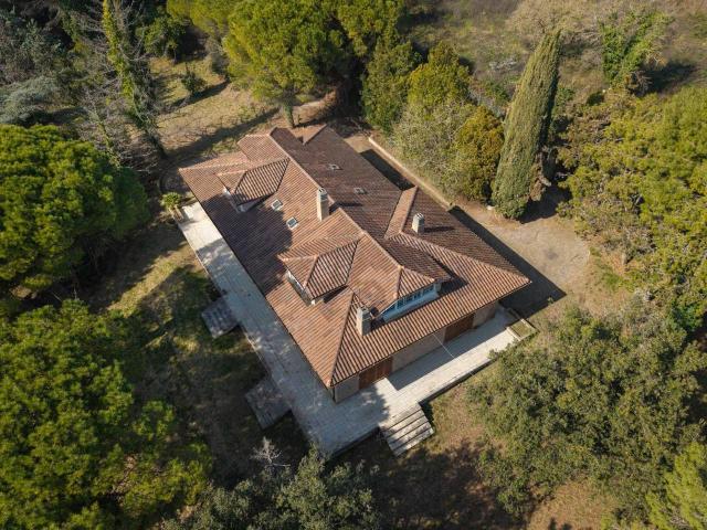 Villa Indipendente in vendita a Marche, Pesaro E Urbino