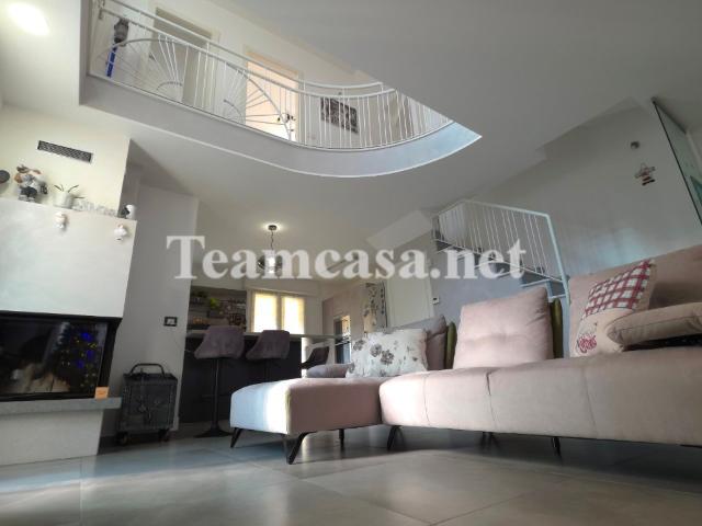 Villa Indipendente in vendita a Villa Fastiggi, Marche