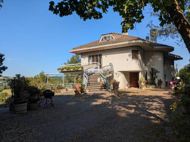 Villa Indipendente in vendita a Marche, Pesaro E Urbino