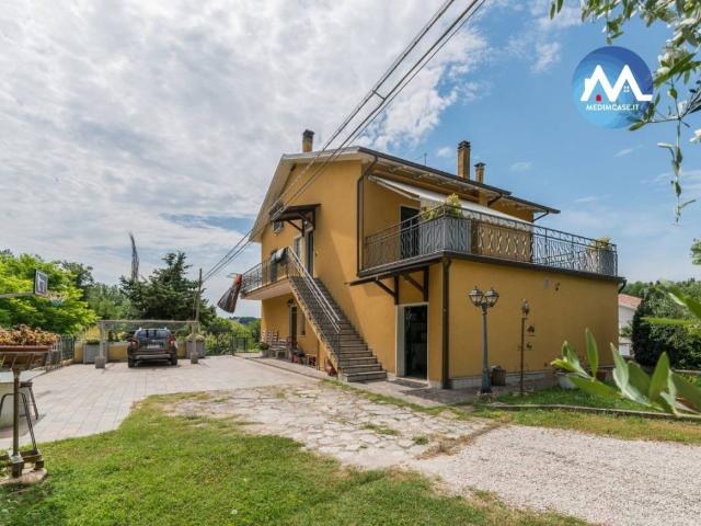 Villa Indipendente in vendita a Marche, Pesaro E Urbino