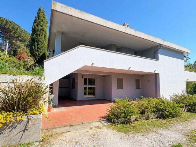 Villa Indipendente in vendita a Ledimar, Marche