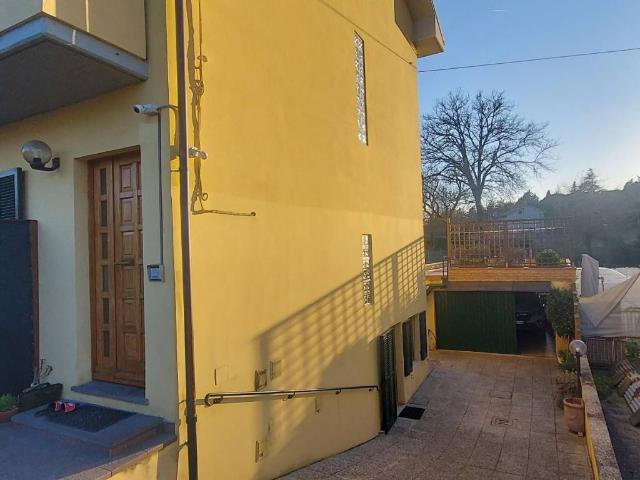 Villa Indipendente in vendita a Ponte Valle, Marche