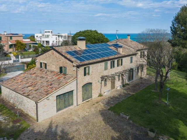 Villa Indipendente in vendita a Marche, Pesaro E Urbino