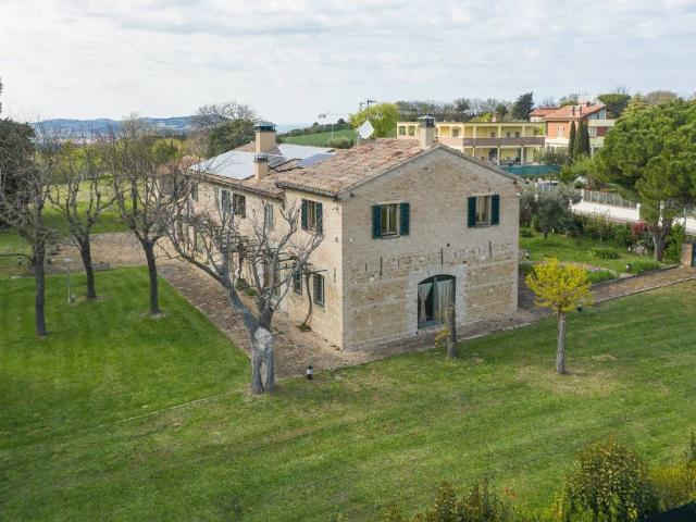 Villa Indipendente in vendita a Marche, Pesaro E Urbino