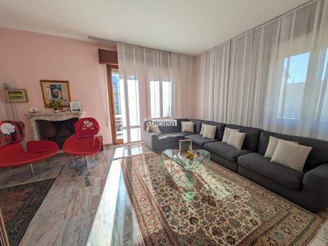 Villa Indipendente in vendita a Montegranaro, Marche