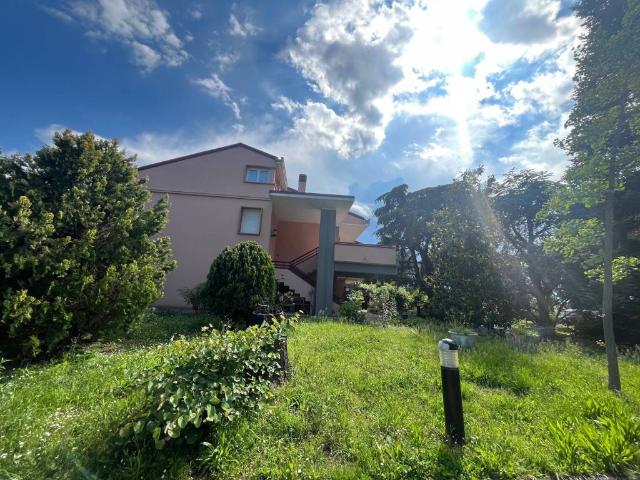 Villa Indipendente in vendita a Marche, Pesaro E Urbino