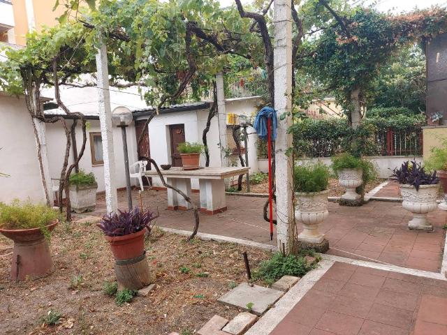 Villa Indipendente in vendita a Loreto, Marche