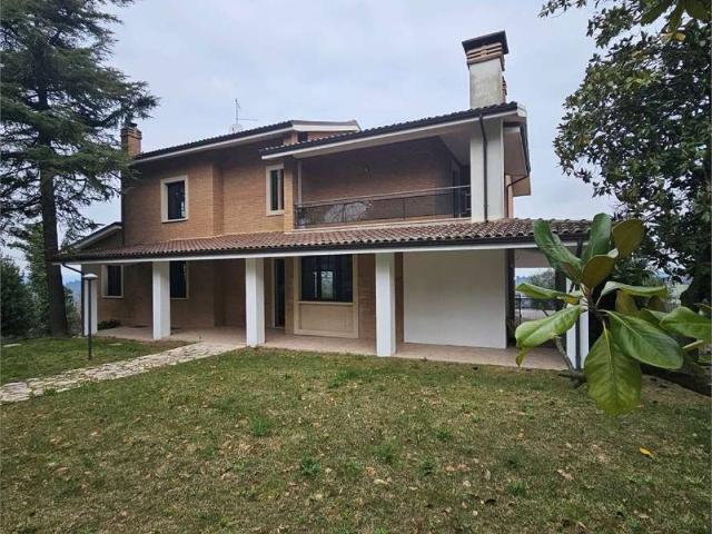 Villa Indipendente in vendita a Marche, Pesaro E Urbino