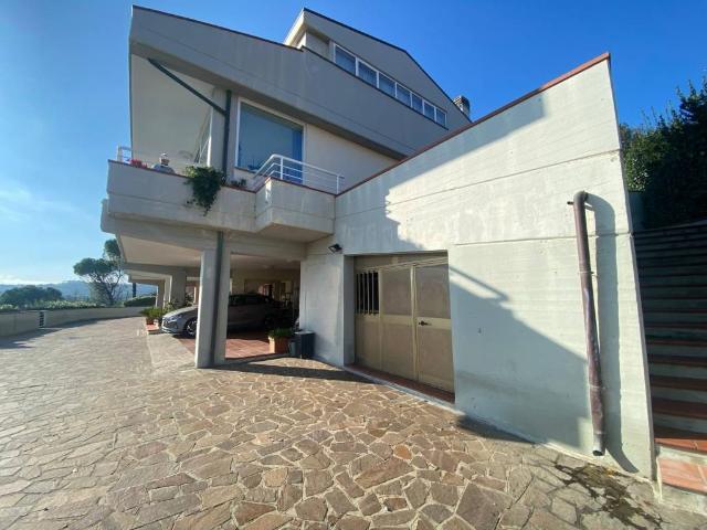 Villa Indipendente in vendita a Marche, Pesaro E Urbino