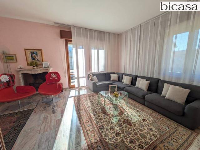 Villa Indipendente in vendita a Montegranaro, Marche