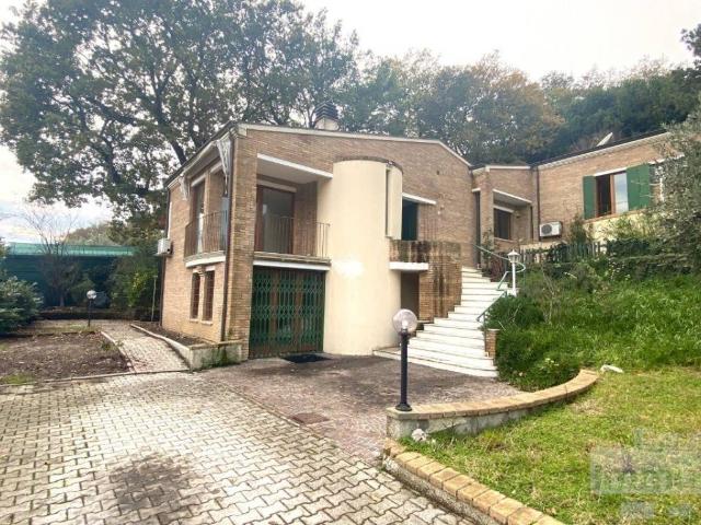 Villa Indipendente in vendita a Marche, Pesaro E Urbino