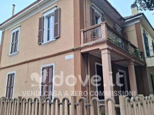 Villa Indipendente in vendita a Centro Storico, Marche