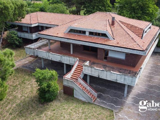 Villa Indipendente in vendita a Ledimar, Marche