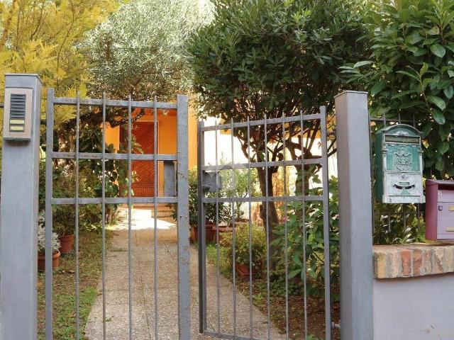 Villa Indipendente in vendita a Loreto, Marche