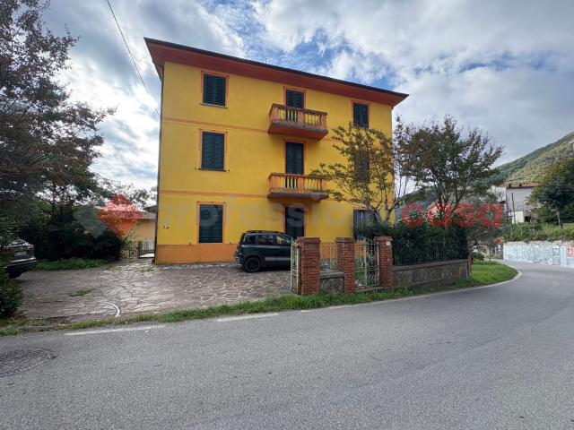 Villa Indipendente in vendita a Unione dei comuni Media Valle del Serchio, Pescaglia