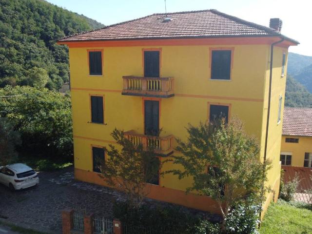 Villa Indipendente in vendita a Unione dei comuni Media Valle del Serchio, Pescaglia