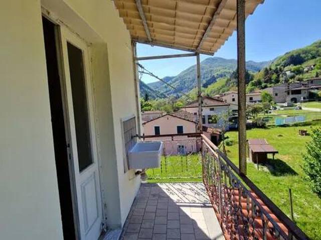 Villa Indipendente in vendita a Unione dei comuni Media Valle del Serchio, Pescaglia
