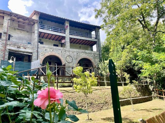 Villa Indipendente in vendita a Unione dei comuni Media Valle del Serchio, Pescaglia