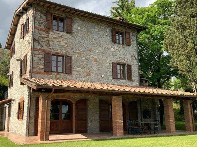 Villa Indipendente in vendita a Unione dei comuni Media Valle del Serchio, Pescaglia