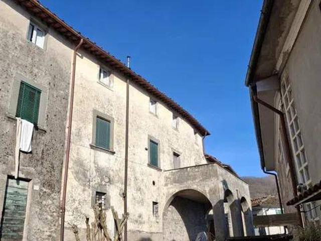 Villa Indipendente in vendita a Unione dei comuni Media Valle del Serchio, Pescaglia