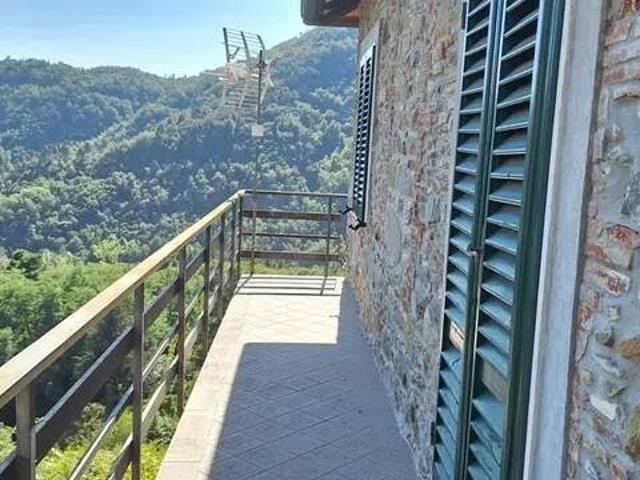 Villa Indipendente in vendita a Unione dei comuni Media Valle del Serchio, Pescaglia