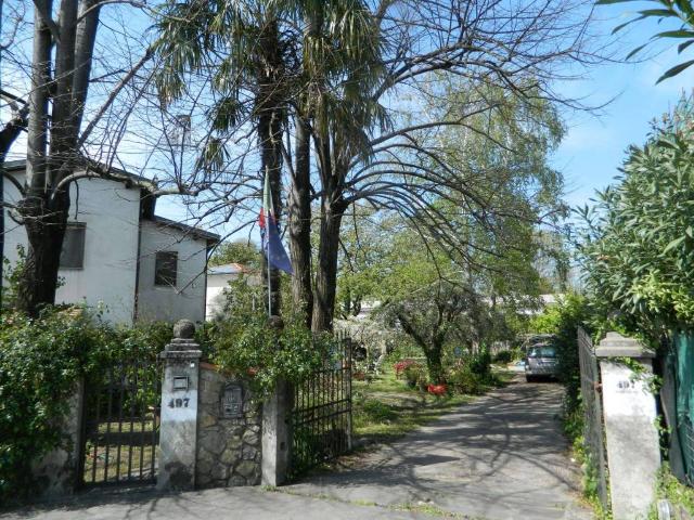 Villa Indipendente in vendita a Bagni Di Lucca Ponte, Toscana