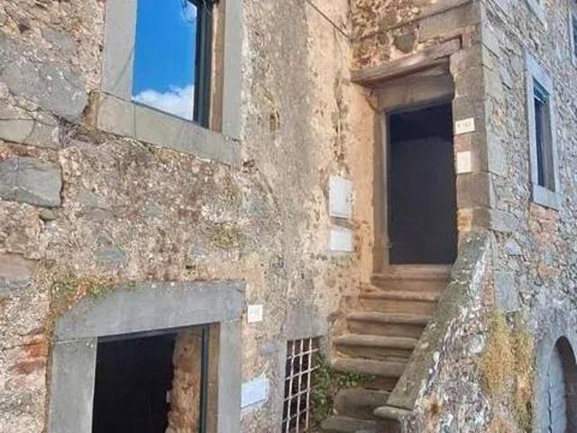 Villa Indipendente in vendita a Unione dei comuni Media Valle del Serchio, Pescaglia