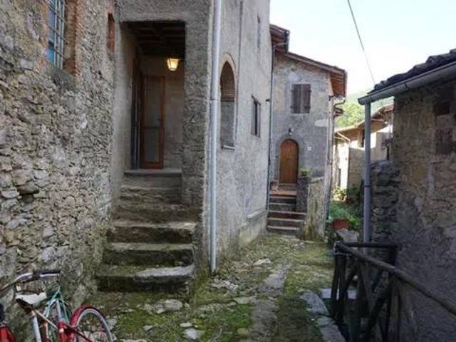 Villa Indipendente in vendita a Unione dei comuni Media Valle del Serchio, Pescaglia