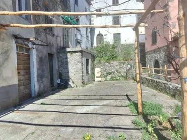Villa Indipendente in vendita a Unione dei comuni Media Valle del Serchio, Pescaglia