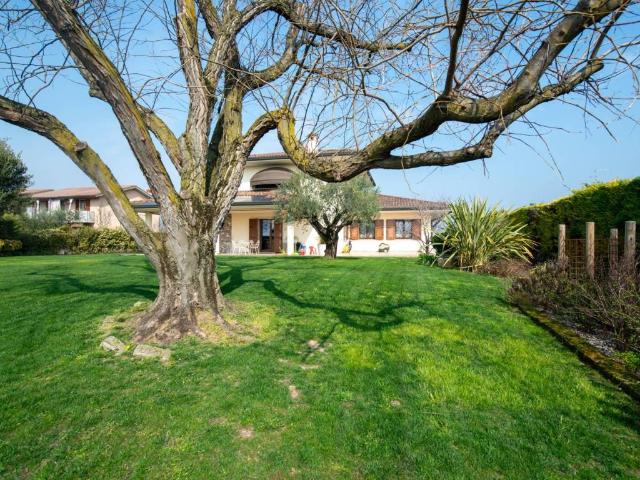 Villa Indipendente in vendita a Pescantina, Veneto