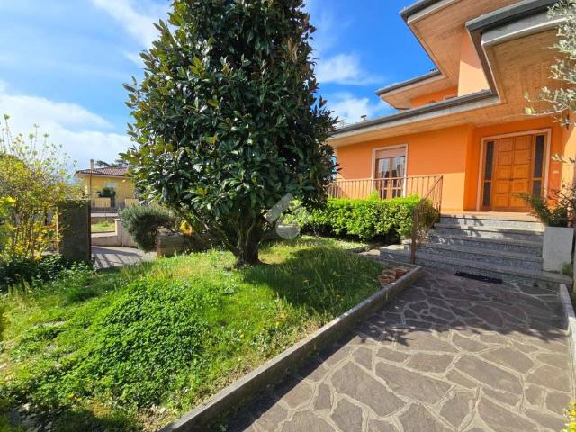 Villa Indipendente in vendita a Pescantina, Veneto