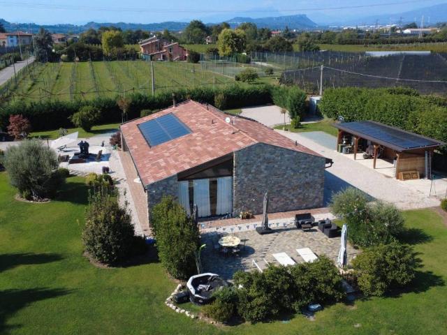 Villa Indipendente in vendita a Pescantina, Verona