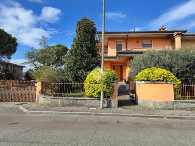 Villa Indipendente in vendita a Pescantina, Veneto