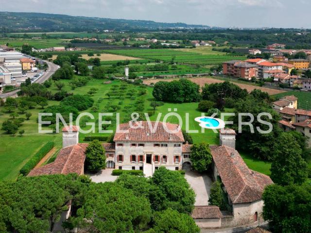 Villa Indipendente in vendita a Pescantina, Veneto