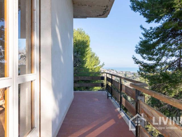 Villa Indipendente in vendita a C.da Colle Cervone, Pescara