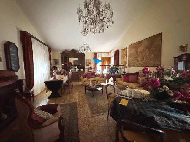 Villa Indipendente in vendita a C.da Colle Cervone, Pescara
