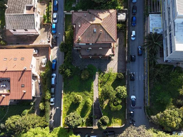 Villa Indipendente in vendita a Pescara Colli, Pescara