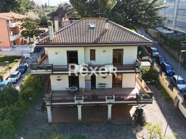 Villa Indipendente in vendita a Pescara Colli, Pescara
