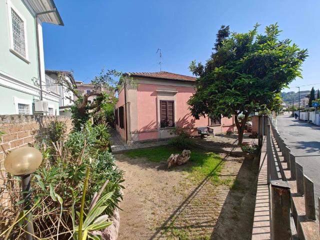 Villa Indipendente in vendita a Pescara Colli, Pescara