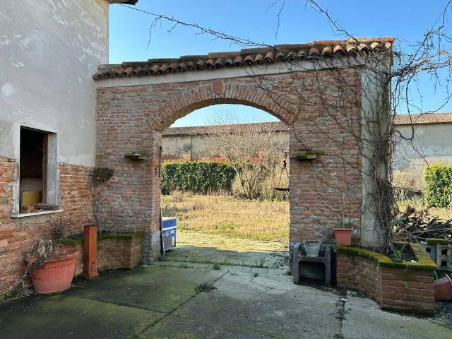 Villa Indipendente in vendita a Pieve Terzagni, Lombardia