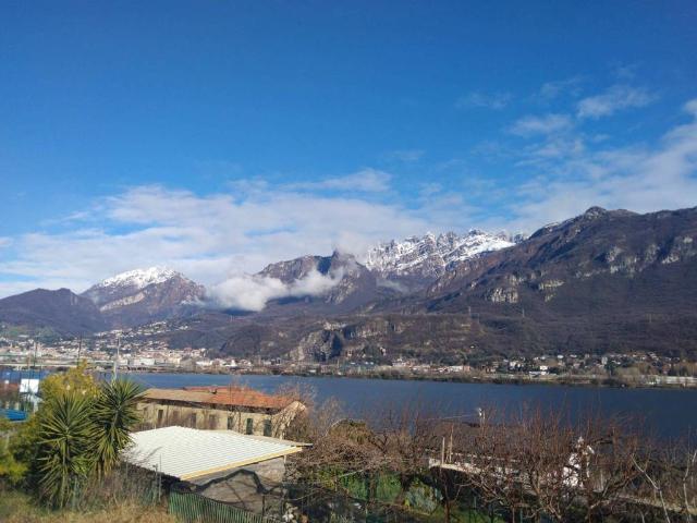 Villa Indipendente in vendita a Pescate, Lecco