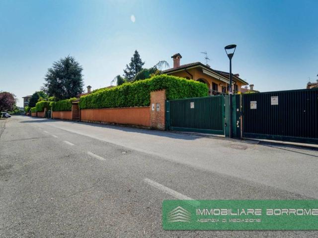 Villa Indipendente in vendita a Bettola, Peschiera Borromeo