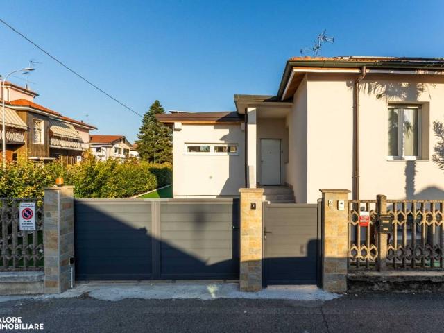 Villa Indipendente in vendita a Cascina Matta, Peschiera Borromeo
