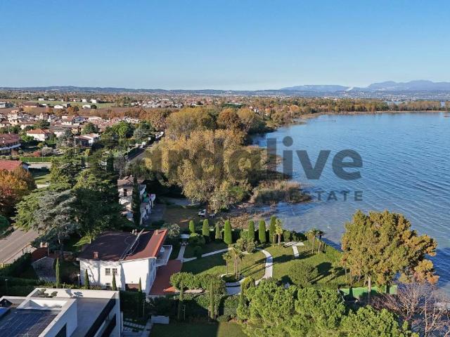 Villa Indipendente in vendita a Peschiera Del Garda, Veneto